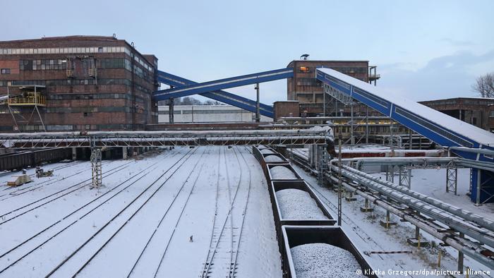 Poland clinches ′historic′ deal to phase out coal by 2049
