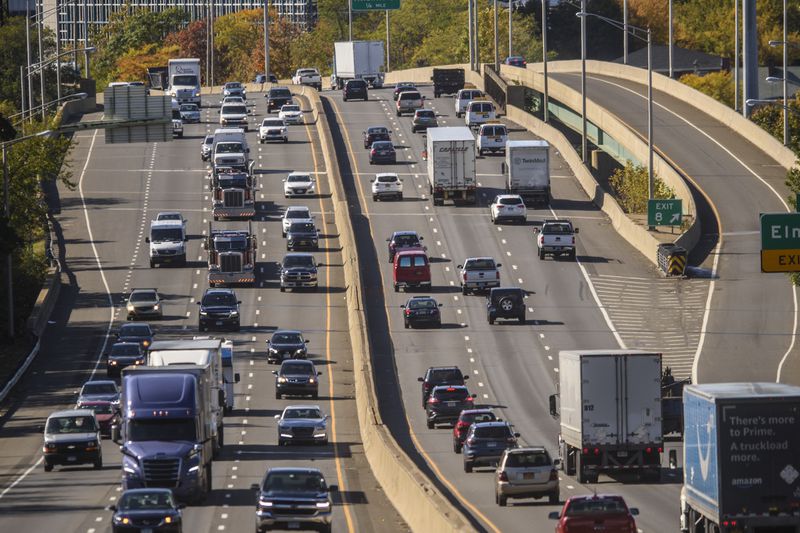 Climate change bill that could boost Connecticut gasoline prices advances