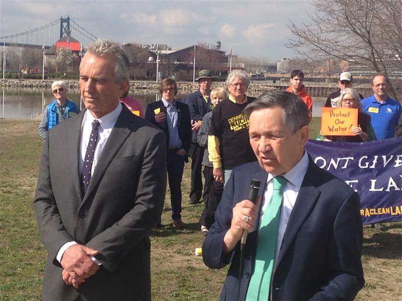 Kucinich campaigns in Toledo with Robert F. Kennedy, Jr.