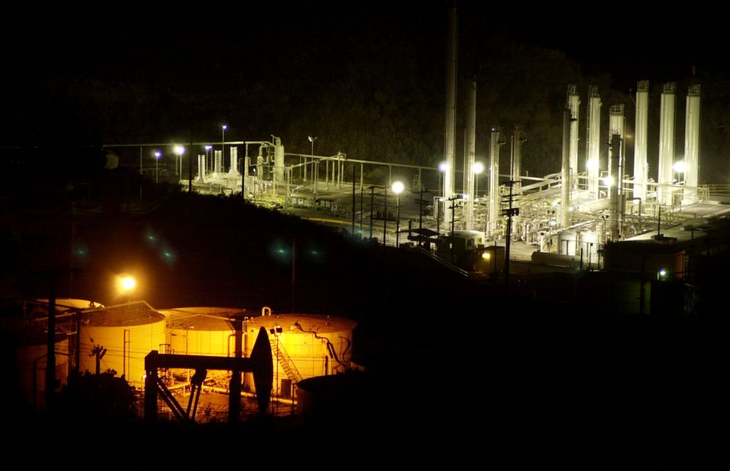 Oil and gas industry fights new regulations in Ventura County