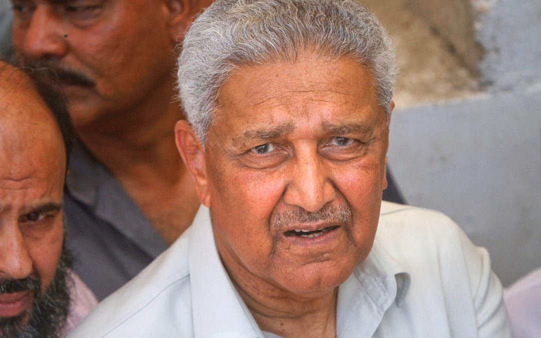 Pakistan nuclear scientist AQ Khan, at centre of proliferation scandal, dies
